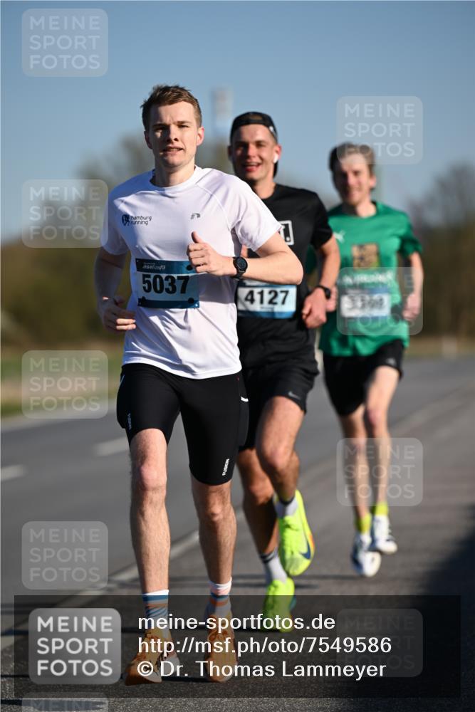 06.04.2025 - 44. Internationalen Wilhelmsburger Insellauf Dr. Thomas Lammeyer http://msf.ph/oto/7549586 06.04.2025 09:18:01 Laufen 5037, 4127, 3390 meine-sportfotos.de