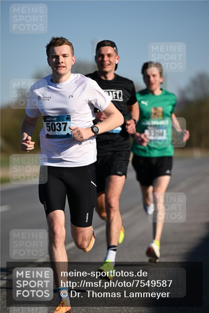 06.04.2025 - 44. Internationalen Wilhelmsburger Insellauf Dr. Thomas Lammeyer http://msf.ph/oto/7549587 06.04.2025 09:18:01 Laufen 5037 meine-sportfotos.de