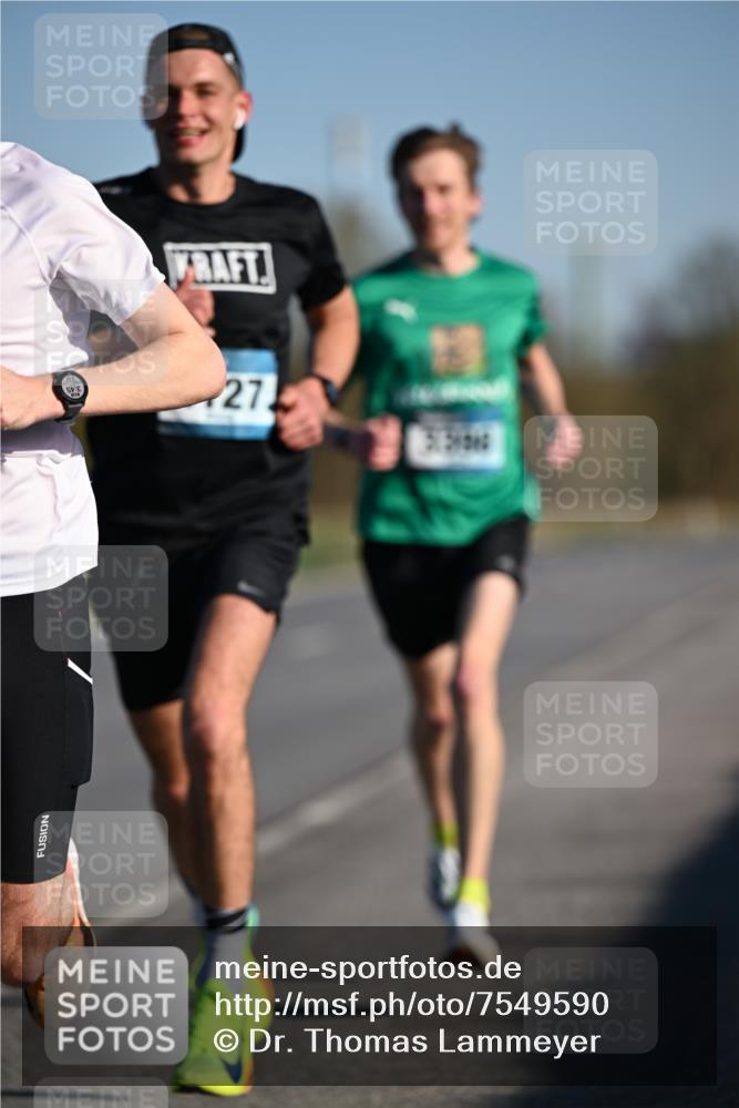 06.04.2025 - 44. Internationalen Wilhelmsburger Insellauf Dr. Thomas Lammeyer http://msf.ph/oto/7549590 06.04.2025 09:18:02 Laufen 27 meine-sportfotos.de