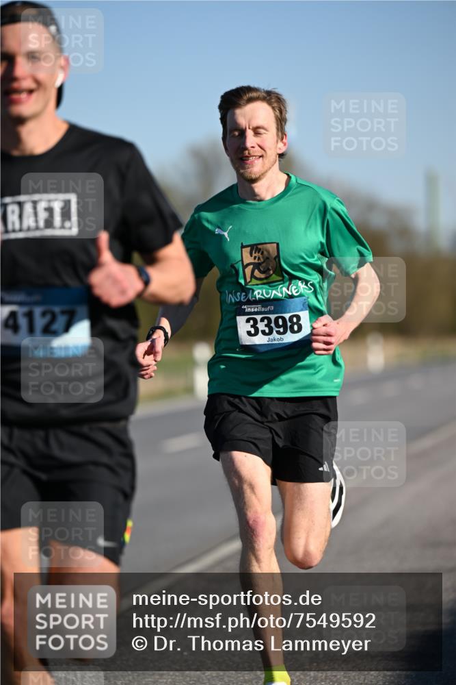 06.04.2025 - 44. Internationalen Wilhelmsburger Insellauf Dr. Thomas Lammeyer http://msf.ph/oto/7549592 06.04.2025 09:18:02 Laufen 4127, 3398 meine-sportfotos.de