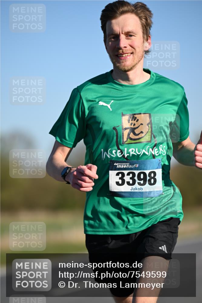 06.04.2025 - 44. Internationalen Wilhelmsburger Insellauf Dr. Thomas Lammeyer http://msf.ph/oto/7549599 06.04.2025 09:18:03 Laufen 44, 3398 meine-sportfotos.de