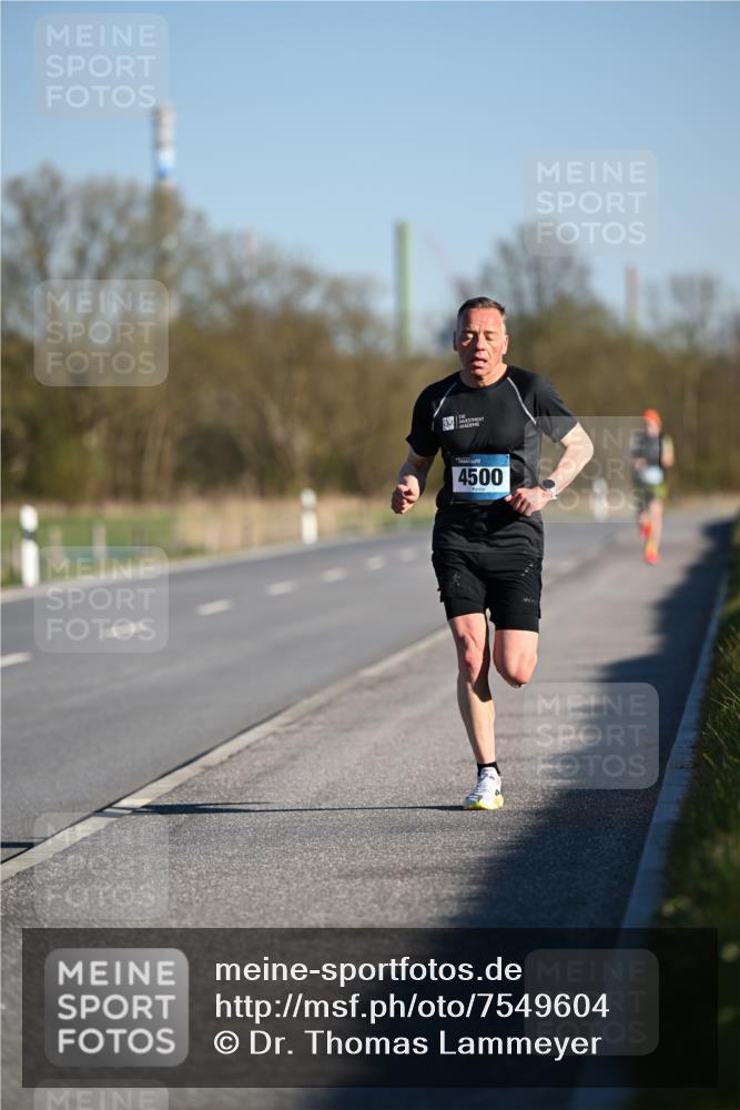 06.04.2025 - 44. Internationalen Wilhelmsburger Insellauf Dr. Thomas Lammeyer http://msf.ph/oto/7549604 06.04.2025 09:18:08 Laufen 4500 meine-sportfotos.de