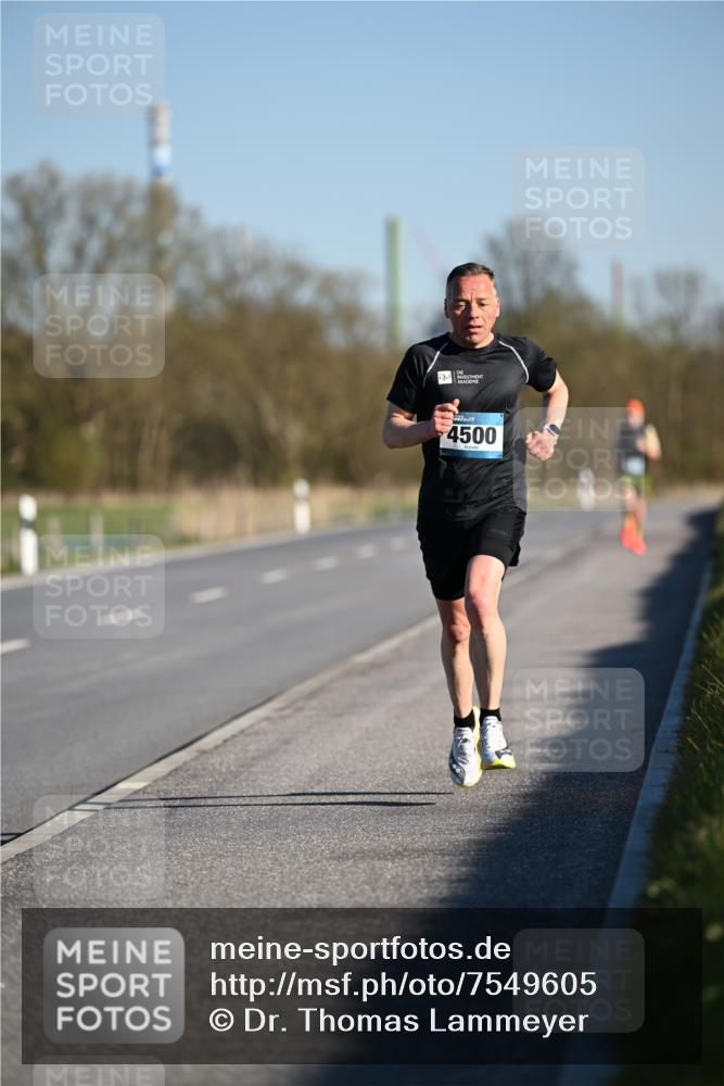 06.04.2025 - 44. Internationalen Wilhelmsburger Insellauf Dr. Thomas Lammeyer http://msf.ph/oto/7549605 06.04.2025 09:18:08 Laufen 4500 meine-sportfotos.de