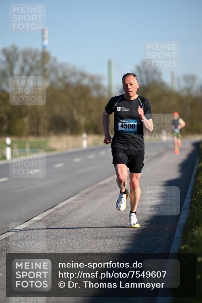06.04.2025 - 44. Internationalen Wilhelmsburger Insellauf Dr. Thomas Lammeyer http://msf.ph/oto/7549607 06.04.2025 09:18:08 Laufen 4500 meine-sportfotos.de