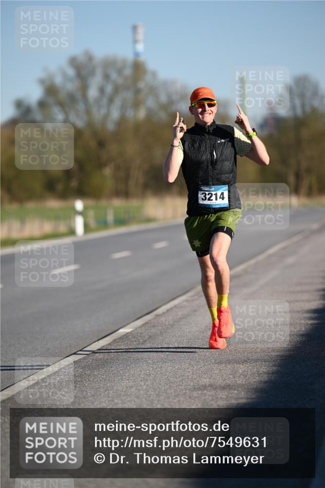06.04.2025 - 44. Internationalen Wilhelmsburger Insellauf Dr. Thomas Lammeyer http://msf.ph/oto/7549631 06.04.2025 09:18:20 Laufen 3214 meine-sportfotos.de