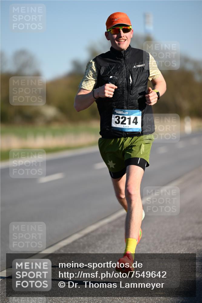 06.04.2025 - 44. Internationalen Wilhelmsburger Insellauf Dr. Thomas Lammeyer http://msf.ph/oto/7549642 06.04.2025 09:18:21 Laufen 44, 3214 meine-sportfotos.de