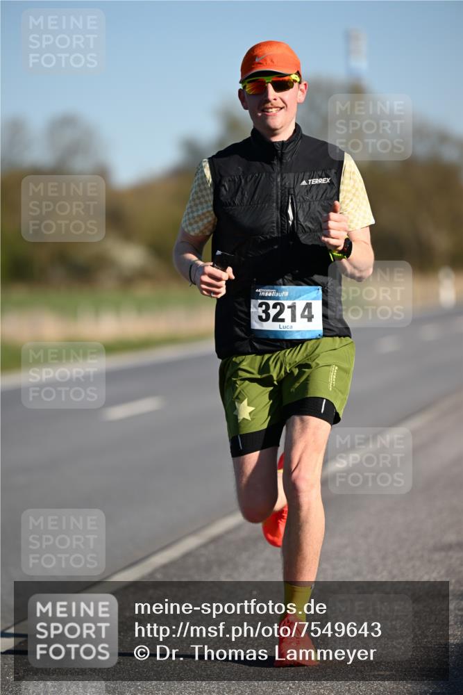 06.04.2025 - 44. Internationalen Wilhelmsburger Insellauf Dr. Thomas Lammeyer http://msf.ph/oto/7549643 06.04.2025 09:18:22 Laufen 3214 meine-sportfotos.de