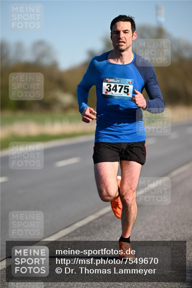 06.04.2025 - 44. Internationalen Wilhelmsburger Insellauf Dr. Thomas Lammeyer http://msf.ph/oto/7549670 06.04.2025 09:18:41 Laufen 3475 meine-sportfotos.de