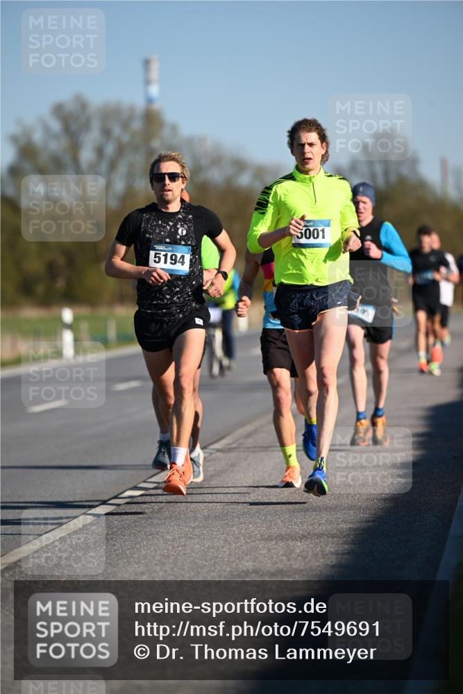 06.04.2025 - 44. Internationalen Wilhelmsburger Insellauf Dr. Thomas Lammeyer http://msf.ph/oto/7549691 06.04.2025 09:18:59 Laufen 5194, 5001, 30, 19 meine-sportfotos.de