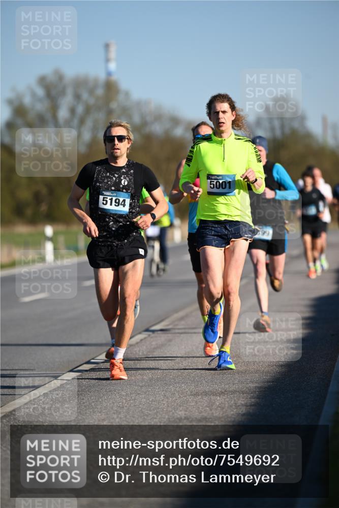 06.04.2025 - 44. Internationalen Wilhelmsburger Insellauf Dr. Thomas Lammeyer http://msf.ph/oto/7549692 06.04.2025 09:18:59 Laufen 5194, 5001, 99 meine-sportfotos.de