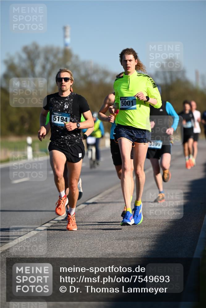06.04.2025 - 44. Internationalen Wilhelmsburger Insellauf Dr. Thomas Lammeyer http://msf.ph/oto/7549693 06.04.2025 09:18:59 Laufen 5194, 5001, 3399 meine-sportfotos.de
