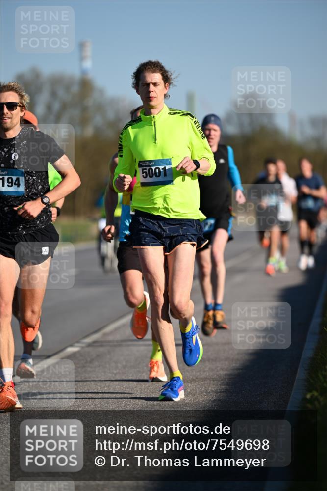06.04.2025 - 44. Internationalen Wilhelmsburger Insellauf Dr. Thomas Lammeyer http://msf.ph/oto/7549698 06.04.2025 09:19:00 Laufen 194, 5001 meine-sportfotos.de
