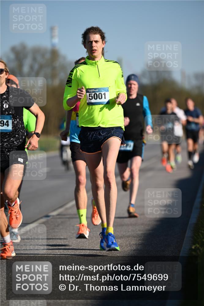 06.04.2025 - 44. Internationalen Wilhelmsburger Insellauf Dr. Thomas Lammeyer http://msf.ph/oto/7549699 06.04.2025 09:19:00 Laufen 94, 5001 meine-sportfotos.de