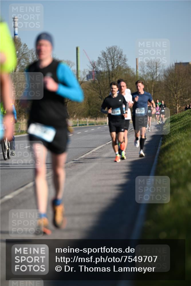 06.04.2025 - 44. Internationalen Wilhelmsburger Insellauf Dr. Thomas Lammeyer http://msf.ph/oto/7549707 06.04.2025 09:19:02 Laufen 3457 meine-sportfotos.de