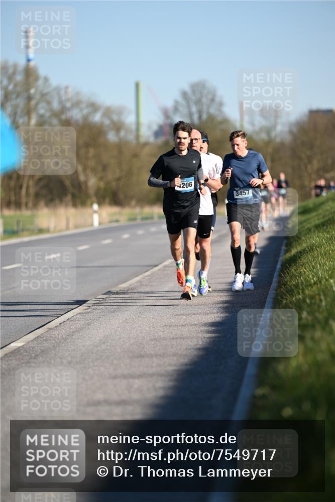06.04.2025 - 44. Internationalen Wilhelmsburger Insellauf Dr. Thomas Lammeyer http://msf.ph/oto/7549717 06.04.2025 09:19:03 Laufen 4206, 3457 meine-sportfotos.de