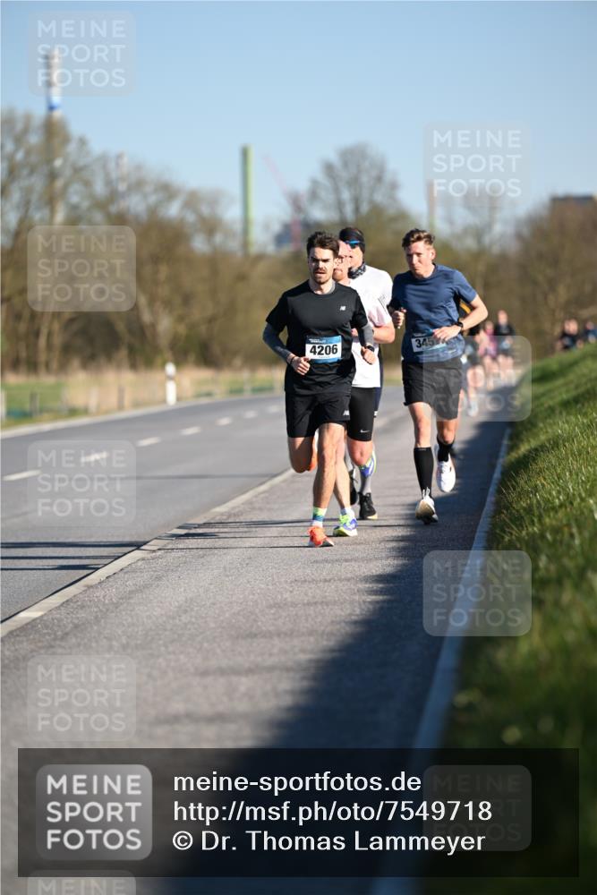 06.04.2025 - 44. Internationalen Wilhelmsburger Insellauf Dr. Thomas Lammeyer http://msf.ph/oto/7549718 06.04.2025 09:19:03 Laufen 4206, 345 meine-sportfotos.de
