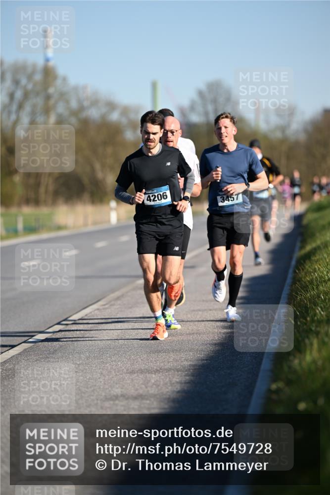06.04.2025 - 44. Internationalen Wilhelmsburger Insellauf Dr. Thomas Lammeyer http://msf.ph/oto/7549728 06.04.2025 09:19:05 Laufen 4206, 3457 meine-sportfotos.de