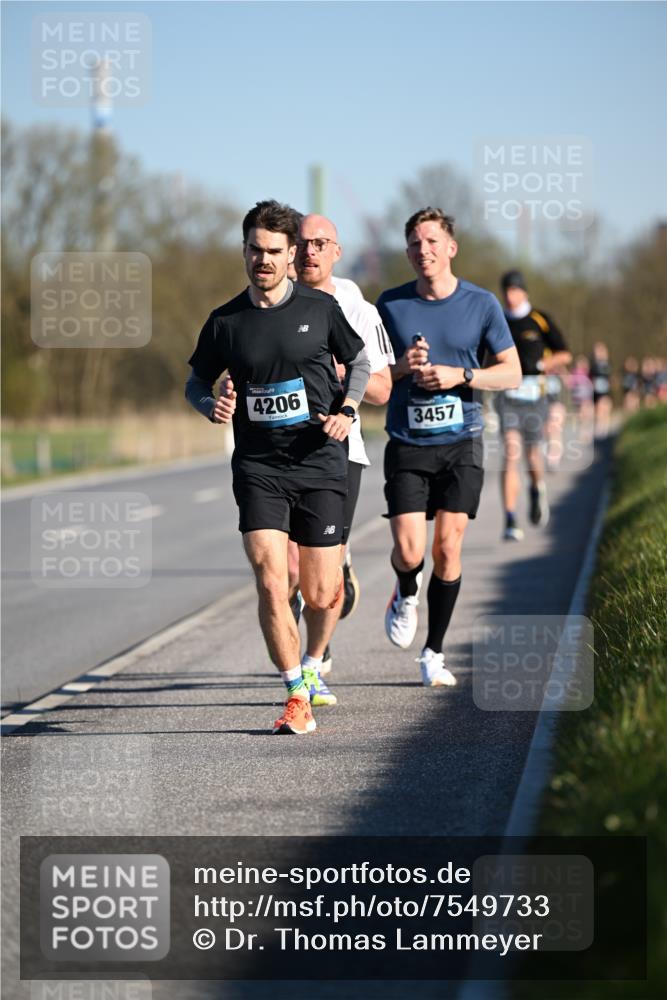 06.04.2025 - 44. Internationalen Wilhelmsburger Insellauf Dr. Thomas Lammeyer http://msf.ph/oto/7549733 06.04.2025 09:19:06 Laufen 4206, 3457 meine-sportfotos.de