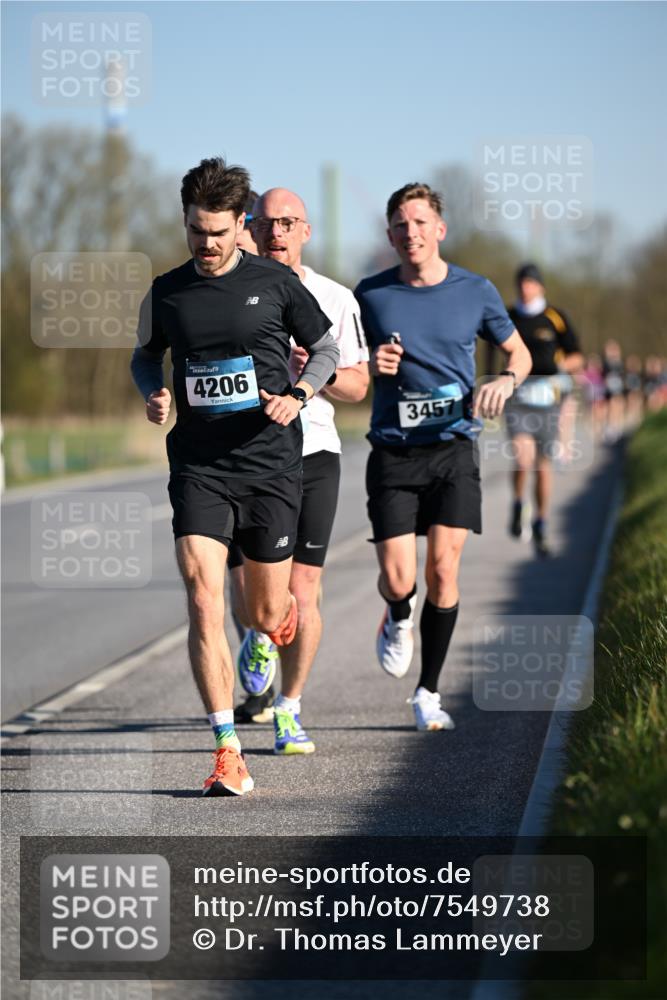 06.04.2025 - 44. Internationalen Wilhelmsburger Insellauf Dr. Thomas Lammeyer http://msf.ph/oto/7549738 06.04.2025 09:19:06 Laufen 4206, 3457 meine-sportfotos.de