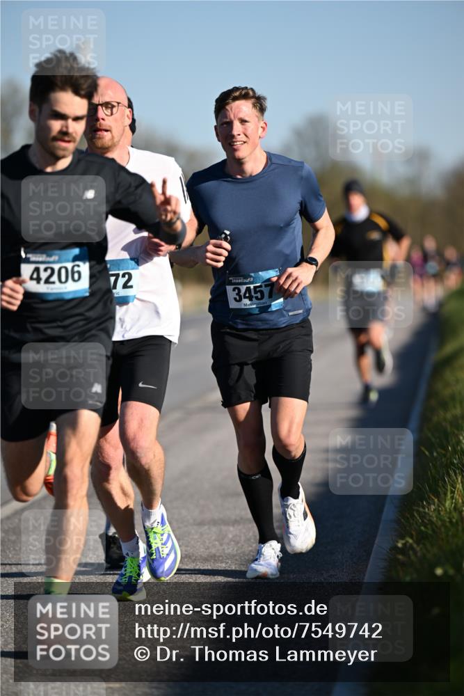 06.04.2025 - 44. Internationalen Wilhelmsburger Insellauf Dr. Thomas Lammeyer http://msf.ph/oto/7549742 06.04.2025 09:19:08 Laufen 4206, 72, 3457 meine-sportfotos.de