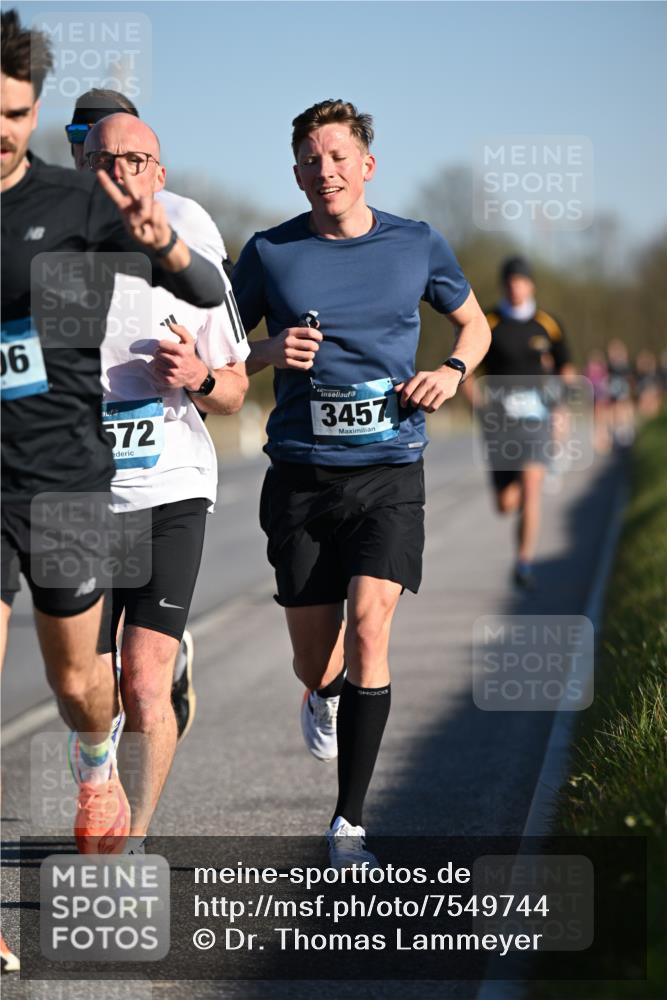 06.04.2025 - 44. Internationalen Wilhelmsburger Insellauf Dr. Thomas Lammeyer http://msf.ph/oto/7549744 06.04.2025 09:19:08 Laufen 06, 572, 3457 meine-sportfotos.de