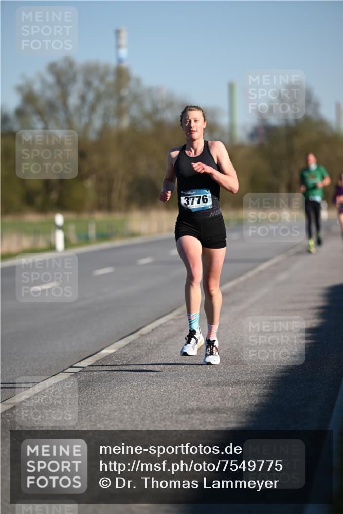 06.04.2025 - 44. Internationalen Wilhelmsburger Insellauf Dr. Thomas Lammeyer http://msf.ph/oto/7549775 06.04.2025 09:19:18 Laufen 3776 meine-sportfotos.de