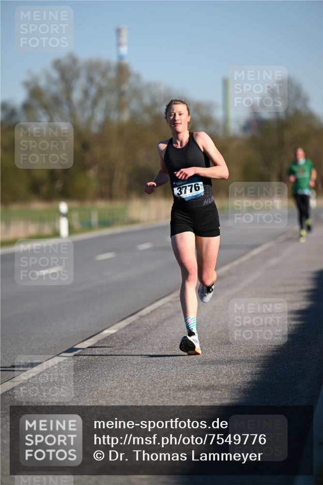 06.04.2025 - 44. Internationalen Wilhelmsburger Insellauf Dr. Thomas Lammeyer http://msf.ph/oto/7549776 06.04.2025 09:19:19 Laufen 3776 meine-sportfotos.de