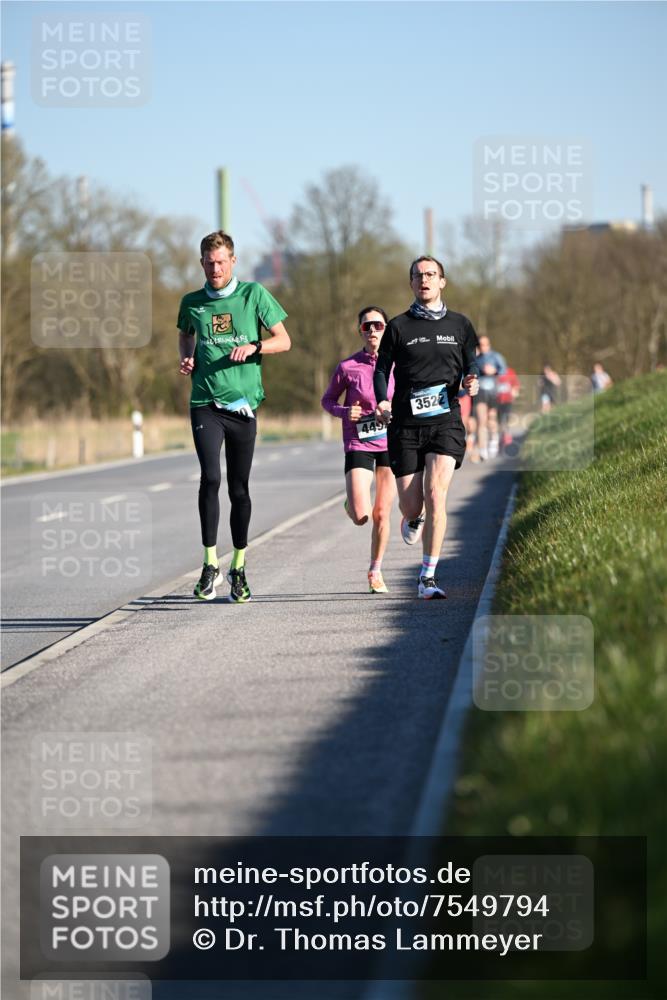 06.04.2025 - 44. Internationalen Wilhelmsburger Insellauf Dr. Thomas Lammeyer http://msf.ph/oto/7549794 06.04.2025 09:19:25 Laufen 449, 3522 meine-sportfotos.de