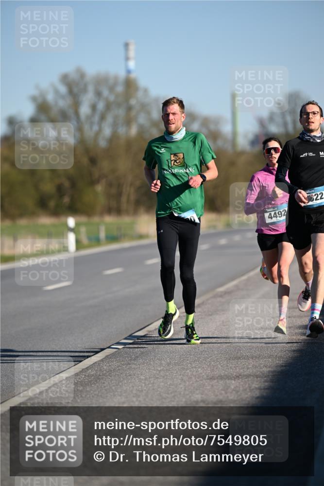 06.04.2025 - 44. Internationalen Wilhelmsburger Insellauf Dr. Thomas Lammeyer http://msf.ph/oto/7549805 06.04.2025 09:19:27 Laufen 4492, 22 meine-sportfotos.de