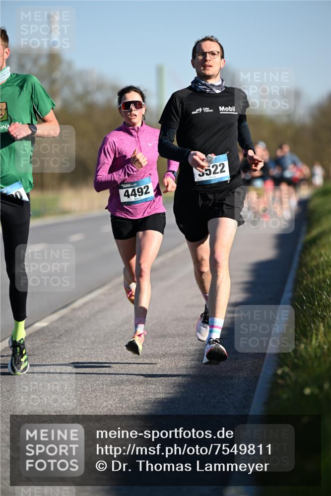 06.04.2025 - 44. Internationalen Wilhelmsburger Insellauf Dr. Thomas Lammeyer http://msf.ph/oto/7549811 06.04.2025 09:19:29 Laufen 4492, 522 meine-sportfotos.de