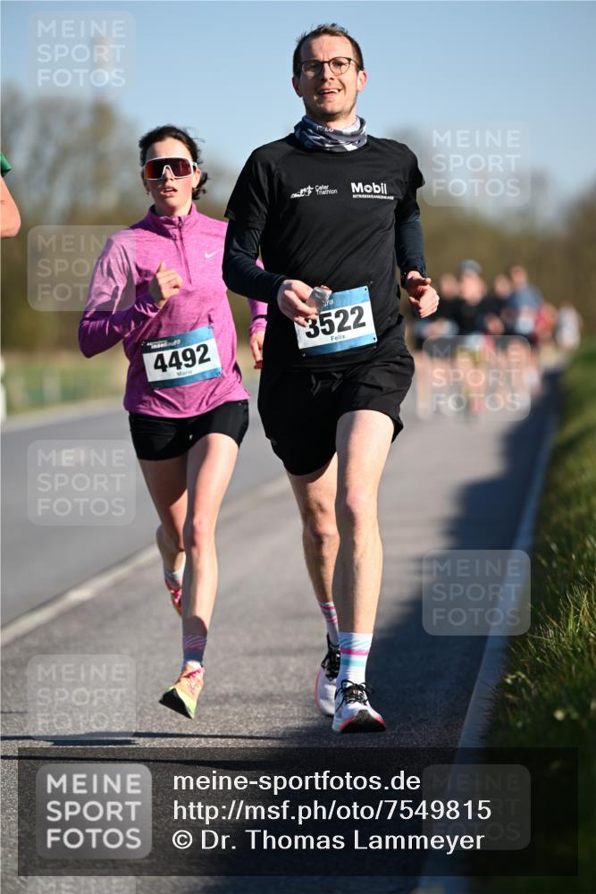 06.04.2025 - 44. Internationalen Wilhelmsburger Insellauf Dr. Thomas Lammeyer http://msf.ph/oto/7549815 06.04.2025 09:19:29 Laufen 4492, 3522 meine-sportfotos.de
