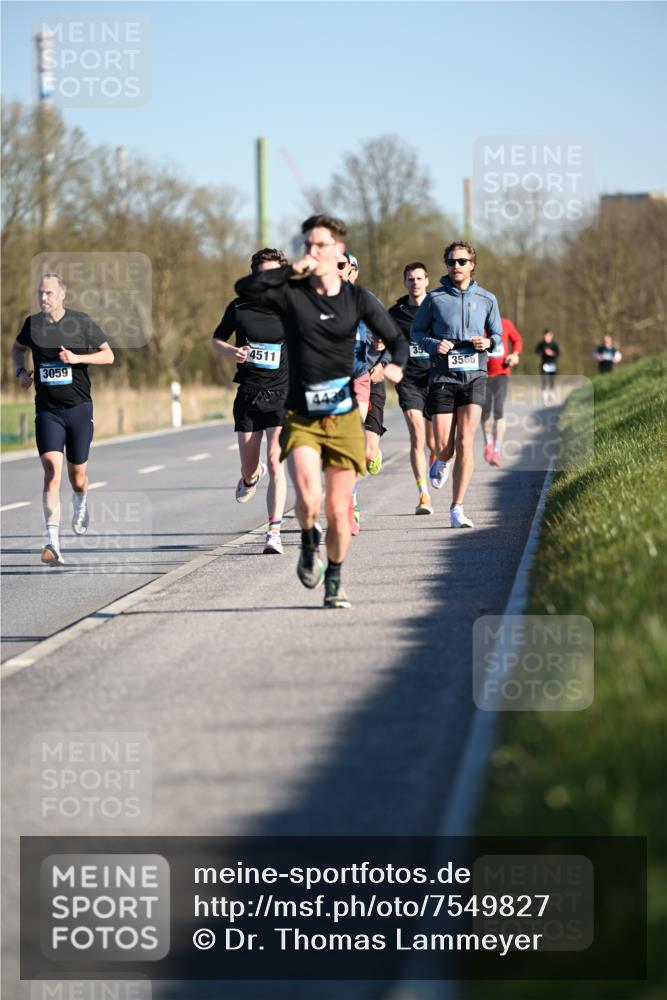 06.04.2025 - 44. Internationalen Wilhelmsburger Insellauf Dr. Thomas Lammeyer http://msf.ph/oto/7549827 06.04.2025 09:19:37 Laufen 4511, 3059, 35, 3566 meine-sportfotos.de