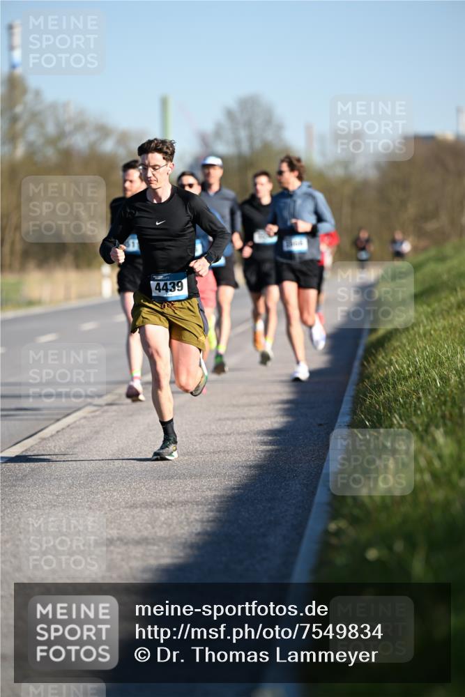 06.04.2025 - 44. Internationalen Wilhelmsburger Insellauf Dr. Thomas Lammeyer http://msf.ph/oto/7549834 06.04.2025 09:19:38 Laufen 4439 meine-sportfotos.de