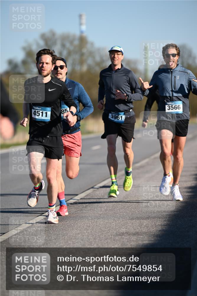 06.04.2025 - 44. Internationalen Wilhelmsburger Insellauf Dr. Thomas Lammeyer http://msf.ph/oto/7549854 06.04.2025 09:19:41 Laufen 4511, 85, 3566, 3961 meine-sportfotos.de