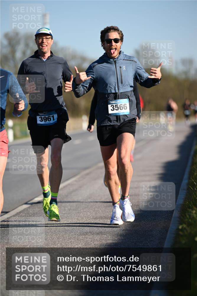 06.04.2025 - 44. Internationalen Wilhelmsburger Insellauf Dr. Thomas Lammeyer http://msf.ph/oto/7549861 06.04.2025 09:19:42 Laufen 3961, 3566 meine-sportfotos.de