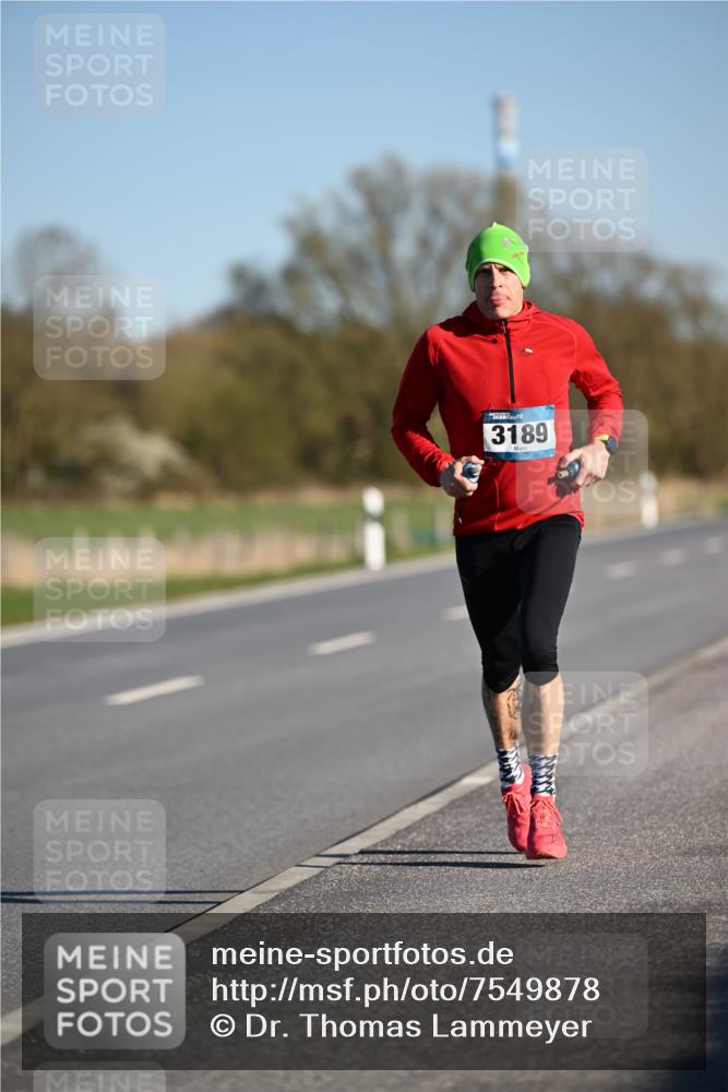 06.04.2025 - 44. Internationalen Wilhelmsburger Insellauf Dr. Thomas Lammeyer http://msf.ph/oto/7549878 06.04.2025 09:19:47 Laufen 3189 meine-sportfotos.de
