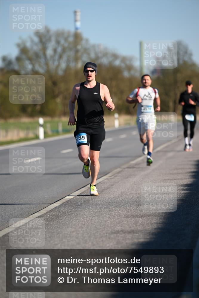 06.04.2025 - 44. Internationalen Wilhelmsburger Insellauf Dr. Thomas Lammeyer http://msf.ph/oto/7549893 06.04.2025 09:20:01 Laufen 139 meine-sportfotos.de