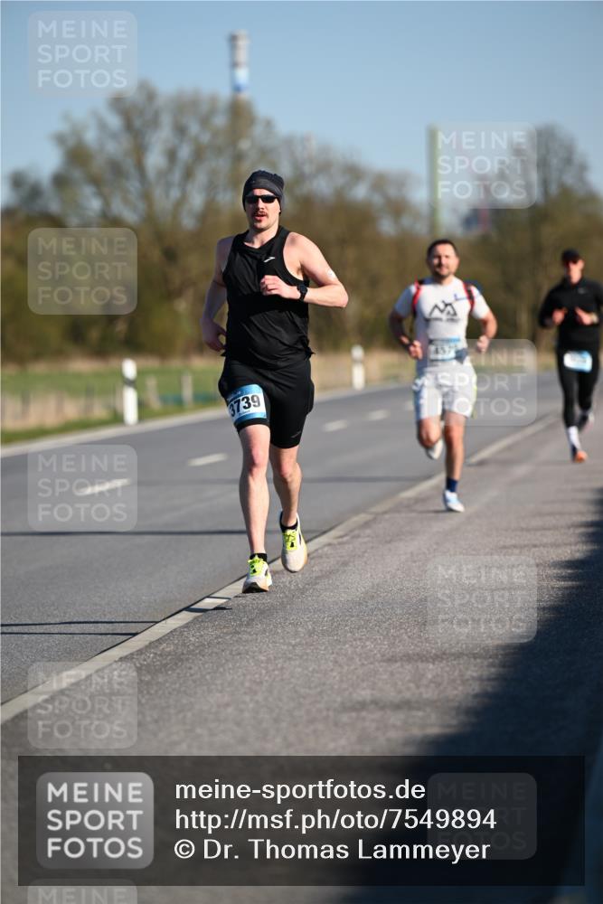 06.04.2025 - 44. Internationalen Wilhelmsburger Insellauf Dr. Thomas Lammeyer http://msf.ph/oto/7549894 06.04.2025 09:20:01 Laufen 3739 meine-sportfotos.de