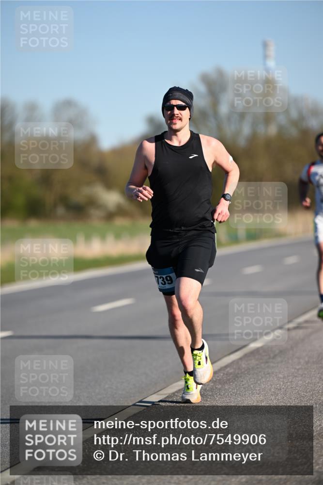 06.04.2025 - 44. Internationalen Wilhelmsburger Insellauf Dr. Thomas Lammeyer http://msf.ph/oto/7549906 06.04.2025 09:20:02 Laufen 739 meine-sportfotos.de