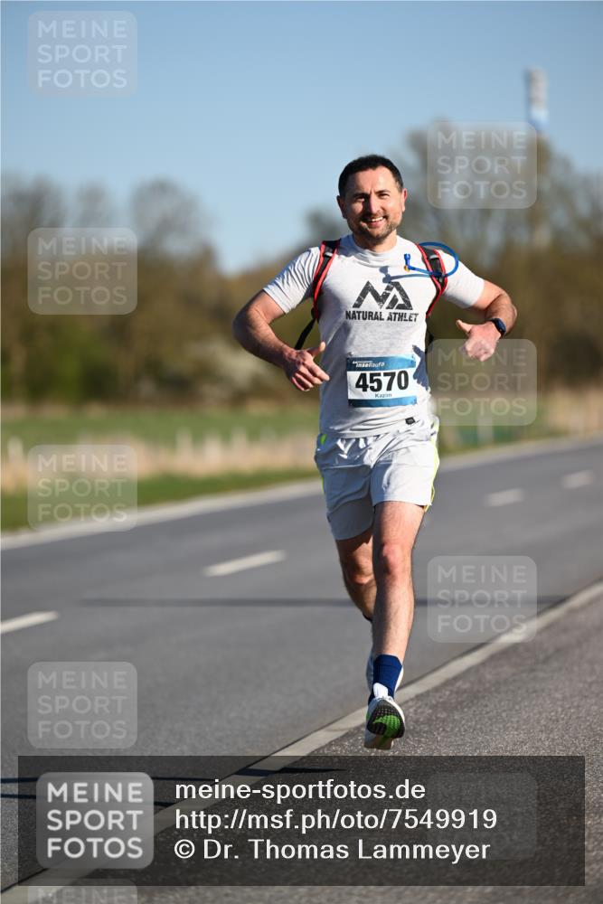 06.04.2025 - 44. Internationalen Wilhelmsburger Insellauf Dr. Thomas Lammeyer http://msf.ph/oto/7549919 06.04.2025 09:20:05 Laufen 4570 meine-sportfotos.de