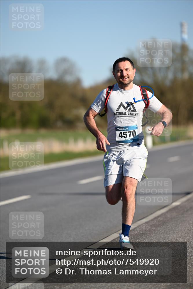 06.04.2025 - 44. Internationalen Wilhelmsburger Insellauf Dr. Thomas Lammeyer http://msf.ph/oto/7549920 06.04.2025 09:20:05 Laufen 4570 meine-sportfotos.de