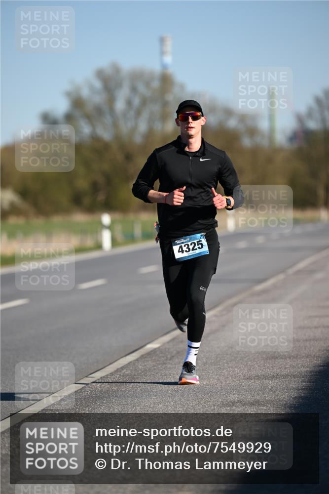 06.04.2025 - 44. Internationalen Wilhelmsburger Insellauf Dr. Thomas Lammeyer http://msf.ph/oto/7549929 06.04.2025 09:20:07 Laufen 4325 meine-sportfotos.de