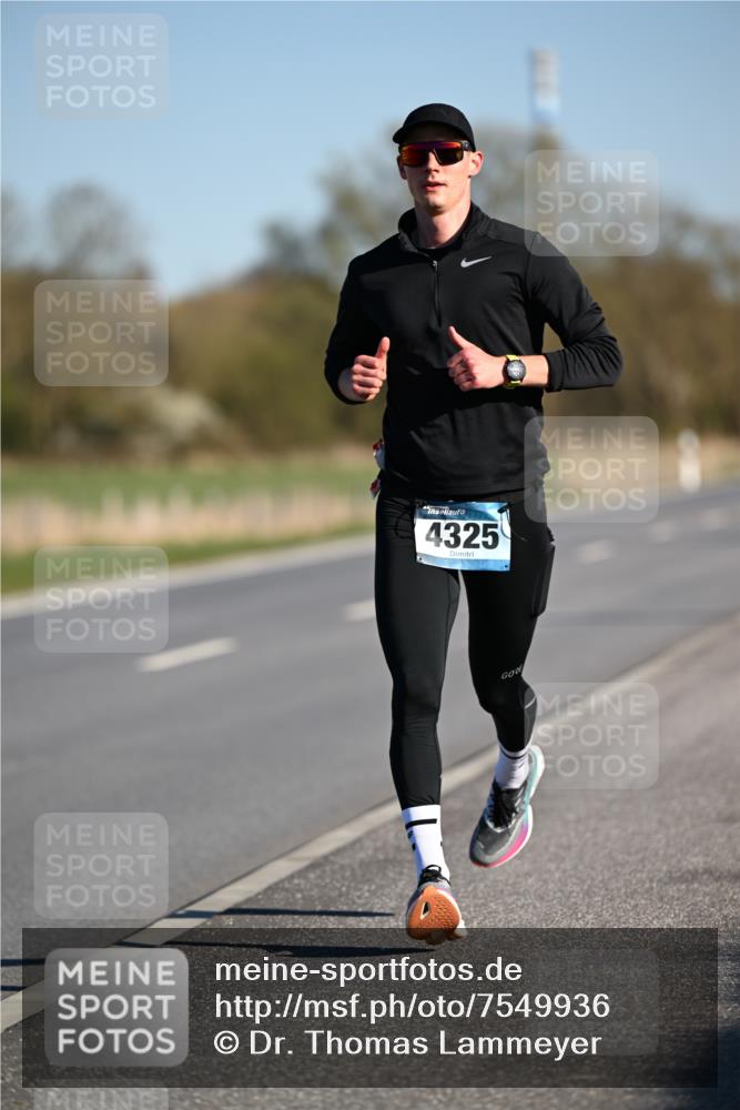 06.04.2025 - 44. Internationalen Wilhelmsburger Insellauf Dr. Thomas Lammeyer http://msf.ph/oto/7549936 06.04.2025 09:20:08 Laufen 4325 meine-sportfotos.de
