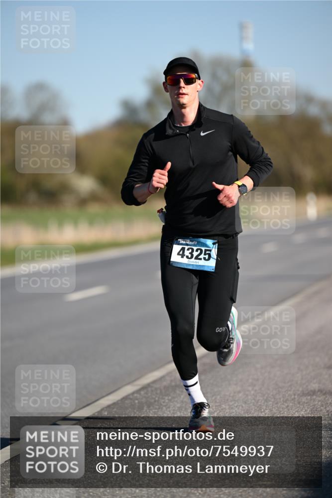 06.04.2025 - 44. Internationalen Wilhelmsburger Insellauf Dr. Thomas Lammeyer http://msf.ph/oto/7549937 06.04.2025 09:20:08 Laufen 4325 meine-sportfotos.de