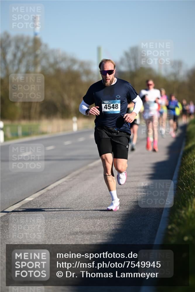 06.04.2025 - 44. Internationalen Wilhelmsburger Insellauf Dr. Thomas Lammeyer http://msf.ph/oto/7549945 06.04.2025 09:20:13 Laufen 4548 meine-sportfotos.de