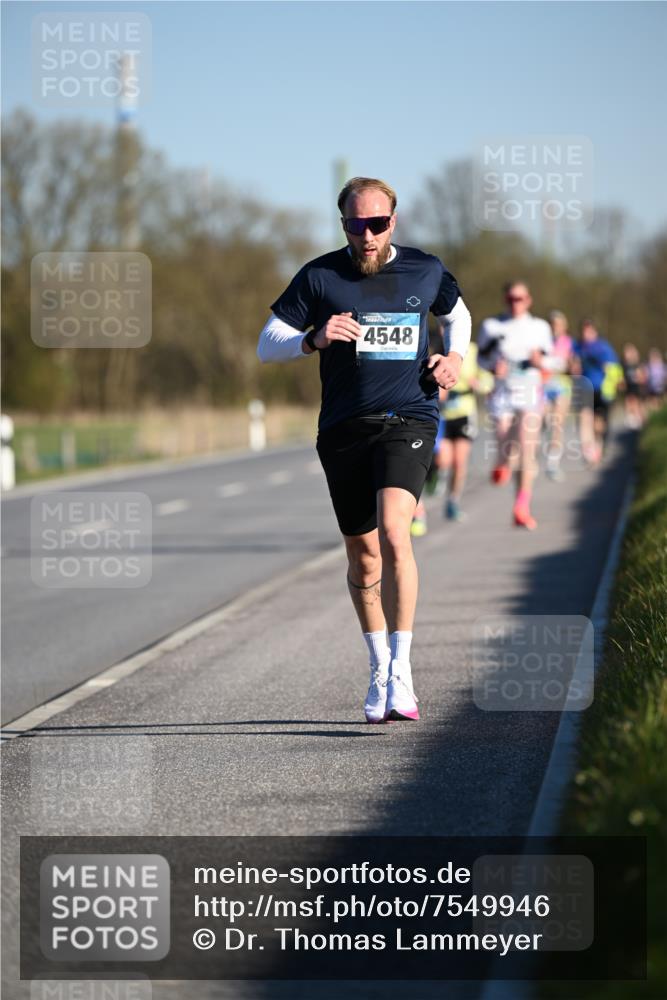 06.04.2025 - 44. Internationalen Wilhelmsburger Insellauf Dr. Thomas Lammeyer http://msf.ph/oto/7549946 06.04.2025 09:20:13 Laufen 4548 meine-sportfotos.de