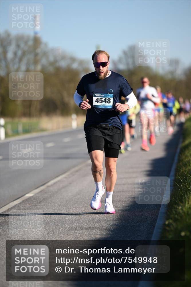 06.04.2025 - 44. Internationalen Wilhelmsburger Insellauf Dr. Thomas Lammeyer http://msf.ph/oto/7549948 06.04.2025 09:20:14 Laufen 4548 meine-sportfotos.de