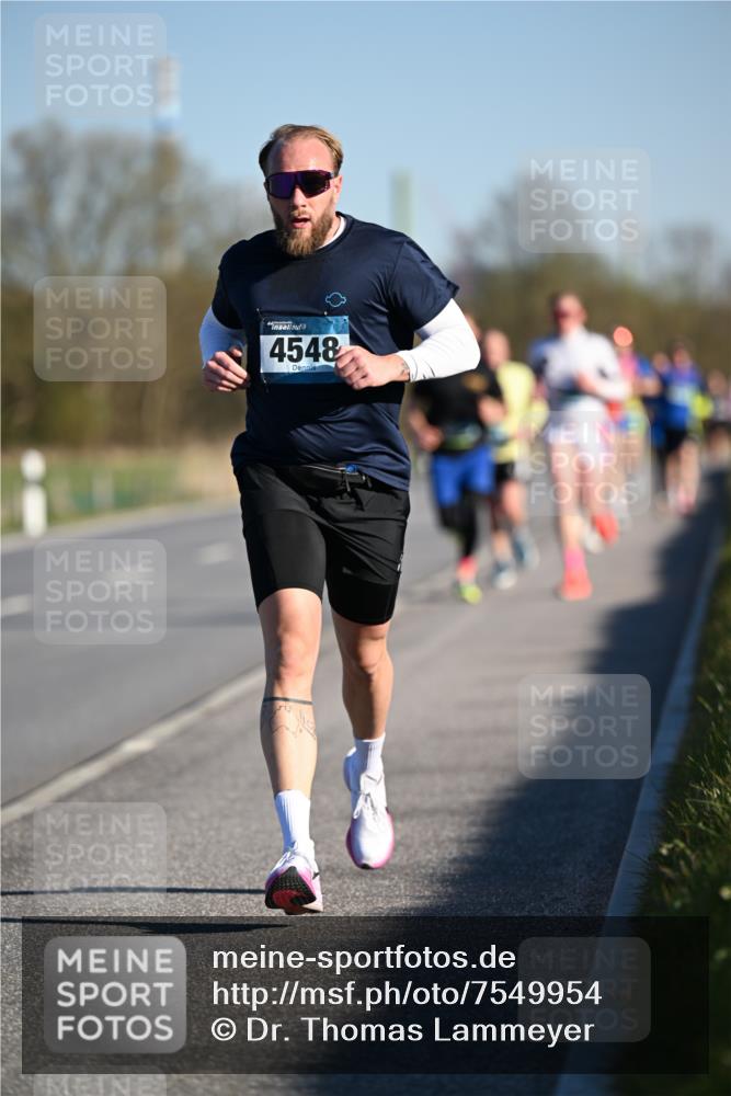 06.04.2025 - 44. Internationalen Wilhelmsburger Insellauf Dr. Thomas Lammeyer http://msf.ph/oto/7549954 06.04.2025 09:20:14 Laufen 4548 meine-sportfotos.de