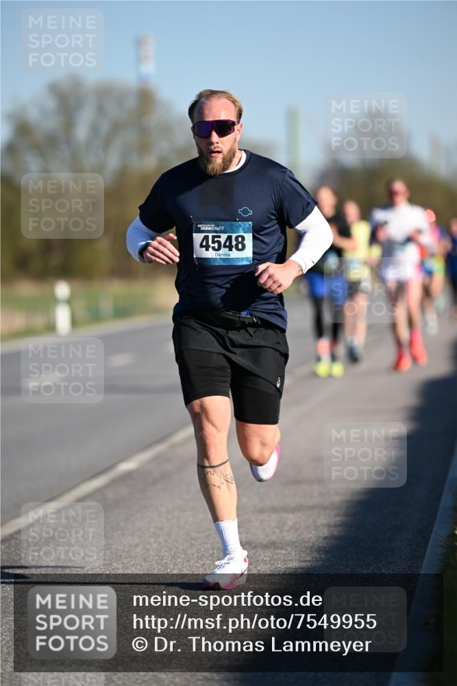 06.04.2025 - 44. Internationalen Wilhelmsburger Insellauf Dr. Thomas Lammeyer http://msf.ph/oto/7549955 06.04.2025 09:20:15 Laufen 4548 meine-sportfotos.de