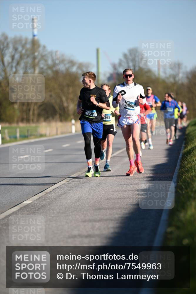 06.04.2025 - 44. Internationalen Wilhelmsburger Insellauf Dr. Thomas Lammeyer http://msf.ph/oto/7549963 06.04.2025 09:20:17 Laufen 3600, 3599, 368 meine-sportfotos.de